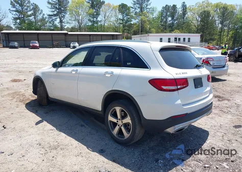 2016 Mercedes-Benz Glc 300 z USA, uszkodzony, nr VIN WDC0G4JB9GF055230